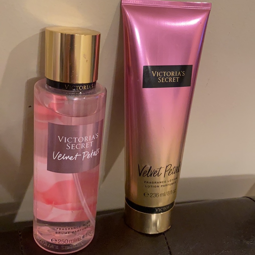 Victoria Secret - Picture 3 of 3